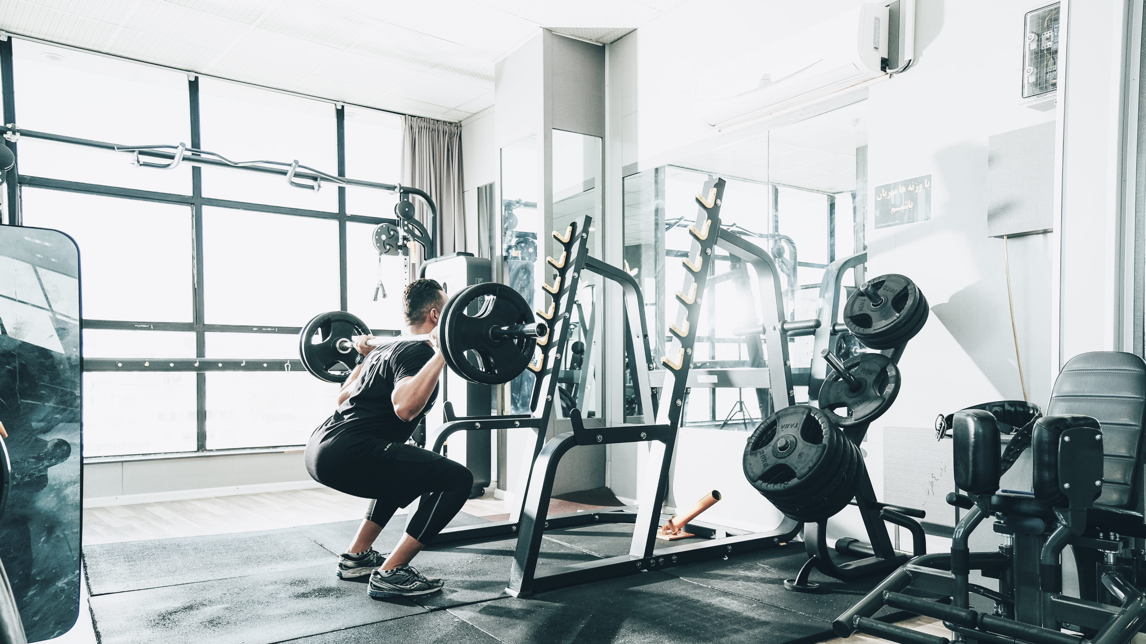 What's the Difference Between Weightlifting and Strength Training?